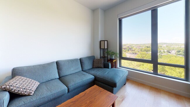 Foto del edificio - Heat/hot water included, and laundry in unit!