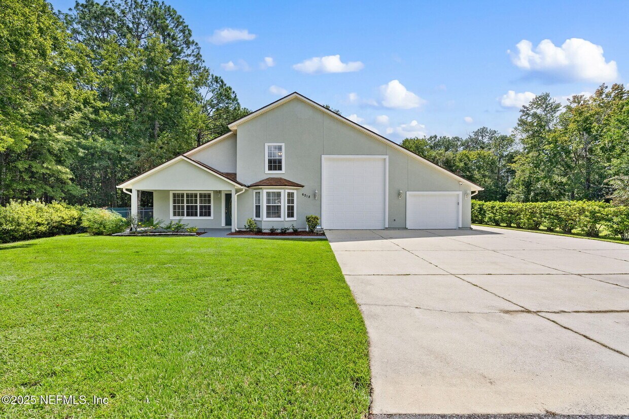 Foto principal - 6218 Hunters Ln