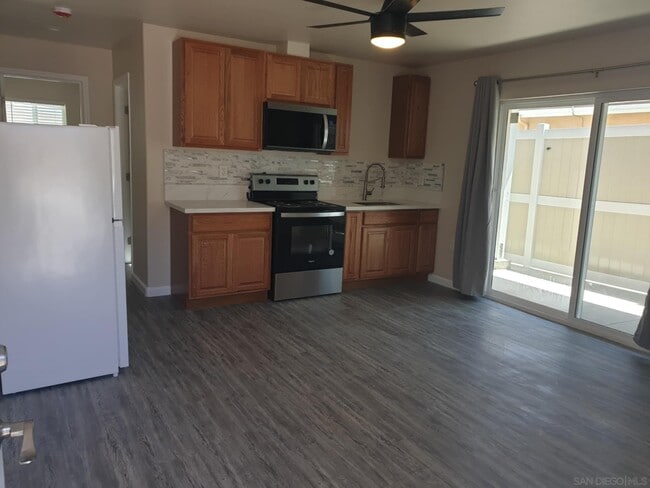 Building Photo - 2671 Silver Oaks Way