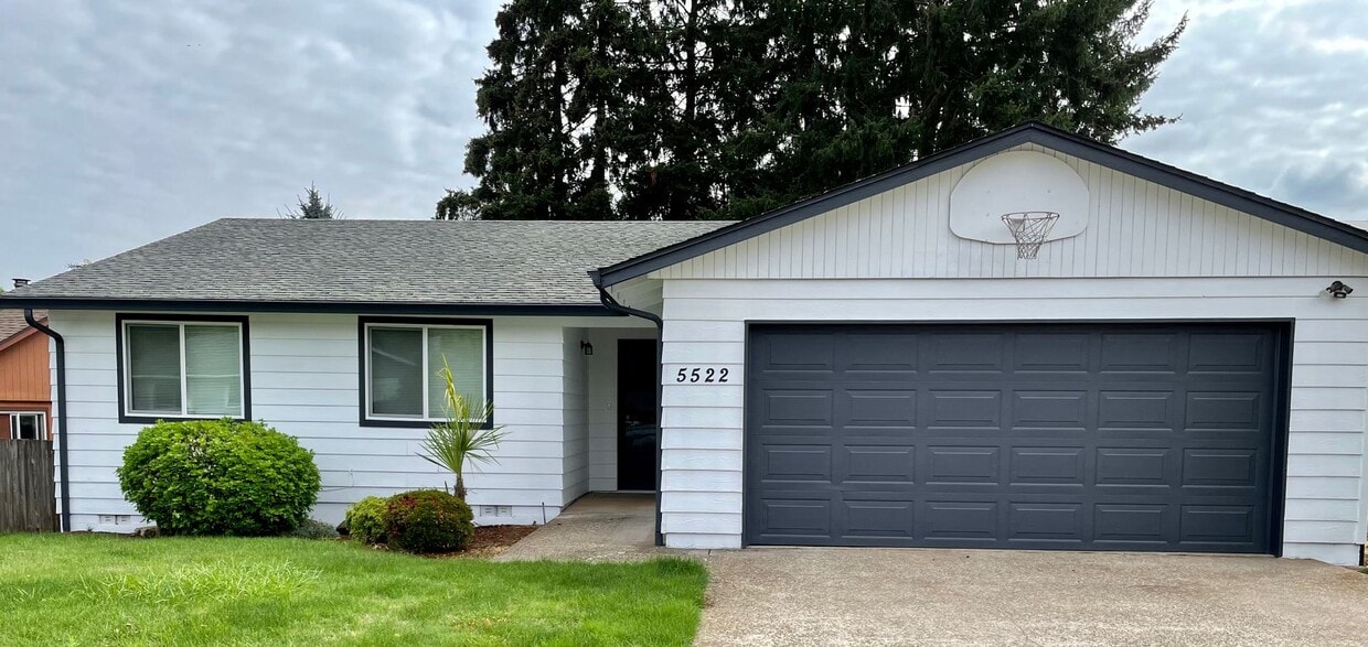 Primary Photo - Wonderful South Salem Home in great neighb...