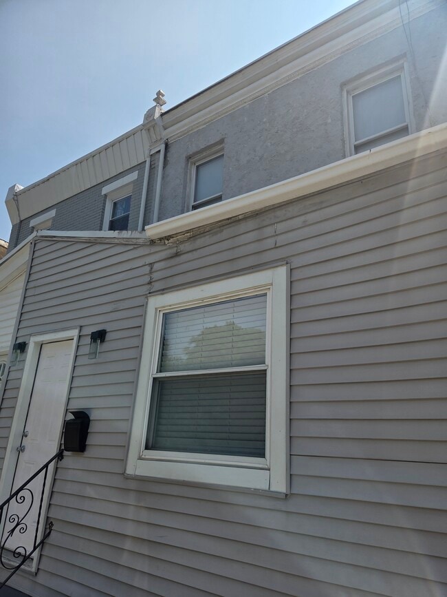Building Photo - 1727 N 53rd St