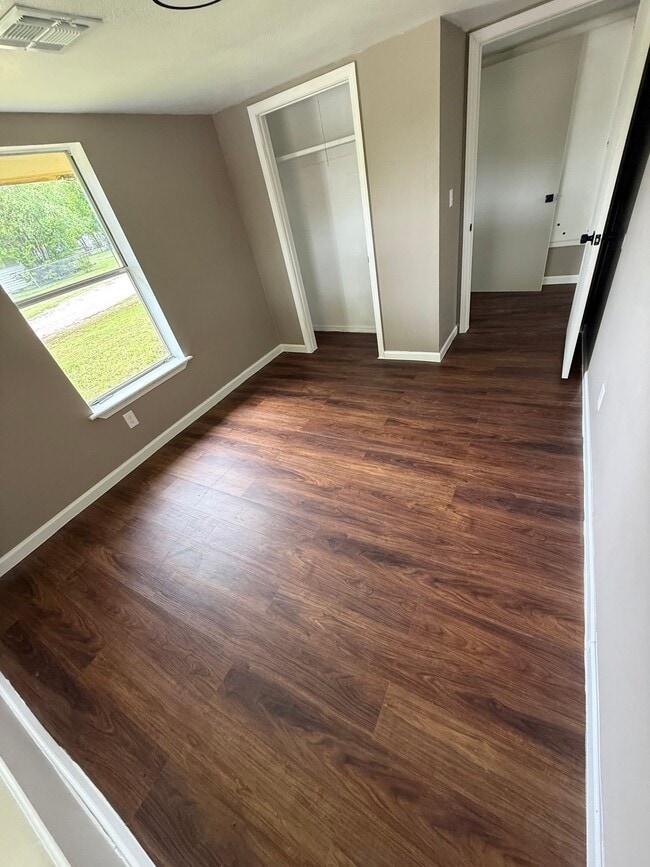 Building Photo - 209 N Rangeline St