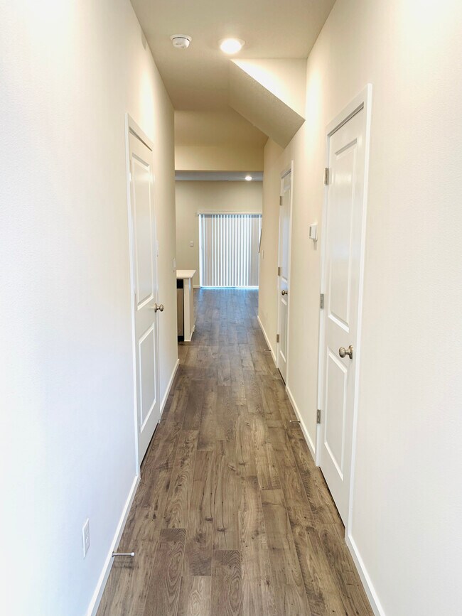 Foto del edificio - 893 N 18th Ave