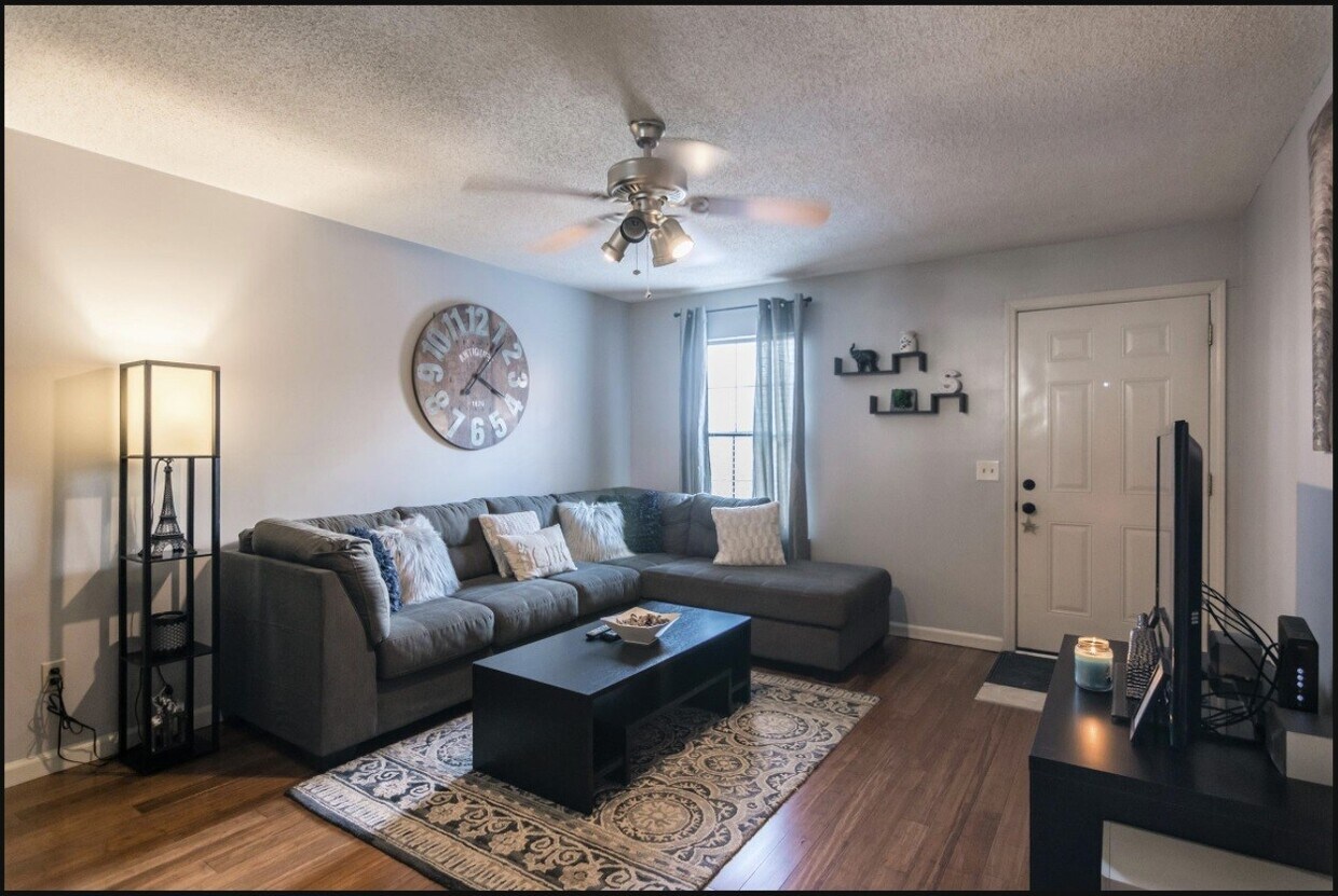 Foto del edificio - 329 Deerpoint Dr