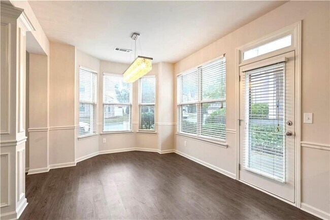 Foto del edificio - 3879 Brockenhurst Dr