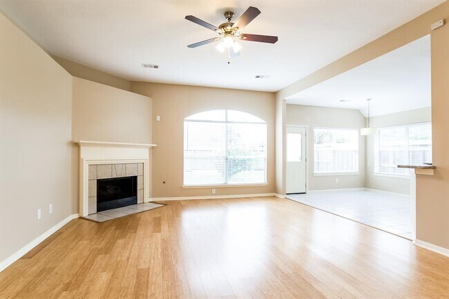 Building Photo - 5518 Atascocita Timbers N