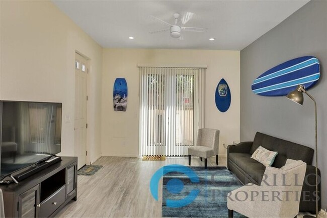 Foto del edificio - 4669 Winona Ave