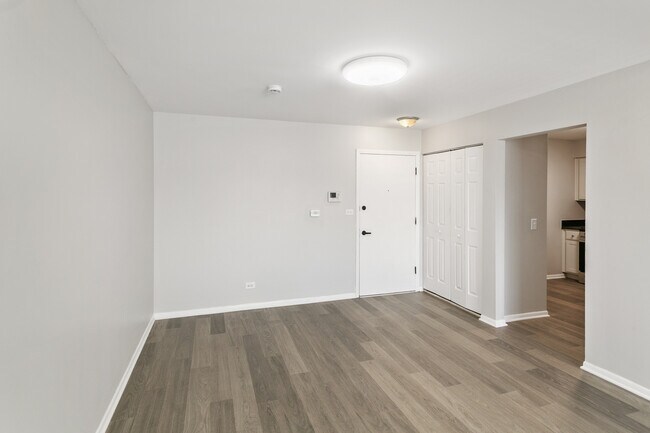 Foto del edificio - 711 S Milwaukee Ave