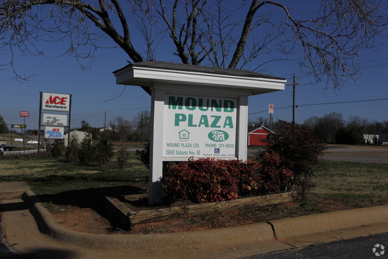 Foto del edificio - Mound Plaza Apartments