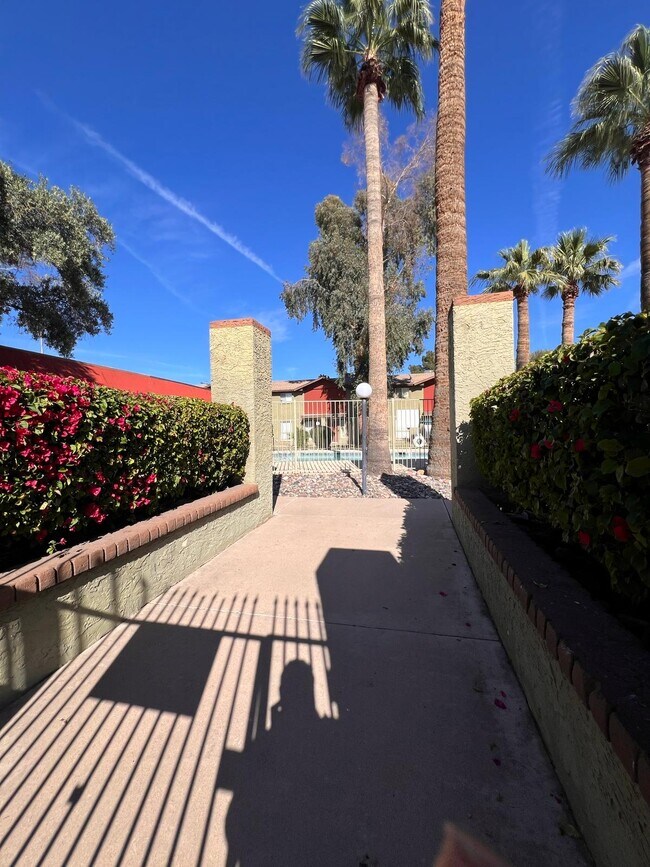 Photo - 4615 N 39th Ave Townhome