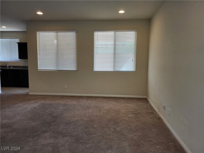Foto del edificio - 331 Woodland Moss Rd