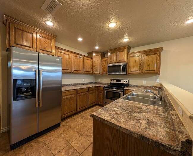 Building Photo - 125 Gayland Dr