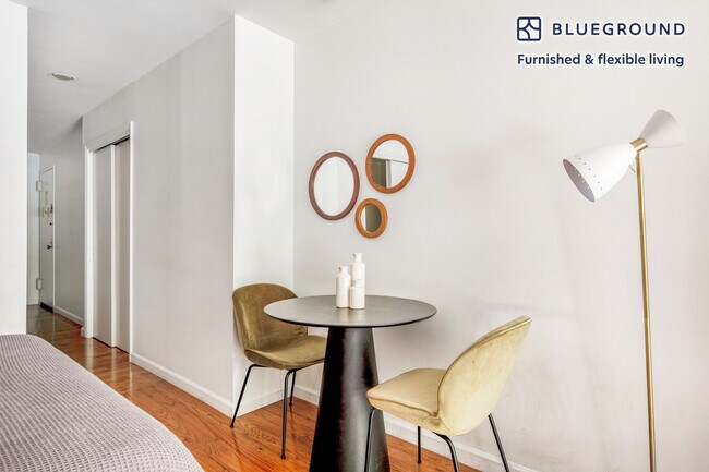 Foto del edificio - 220 W 14th St