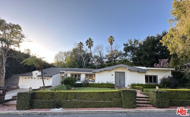 Building Photo - 159 N Thurston Ave