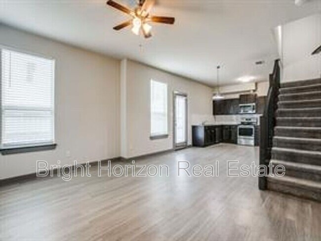 Foto del edificio - 10612 Tube Dr