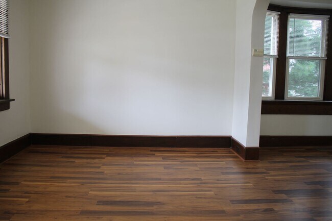Foto del edificio - 108 S Third St