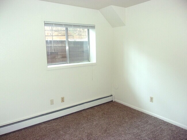 Building Photo - 1419 Riverside Ave