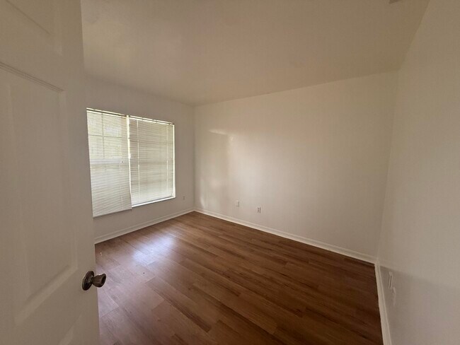 Building Photo - 1765 SW Desert Ave