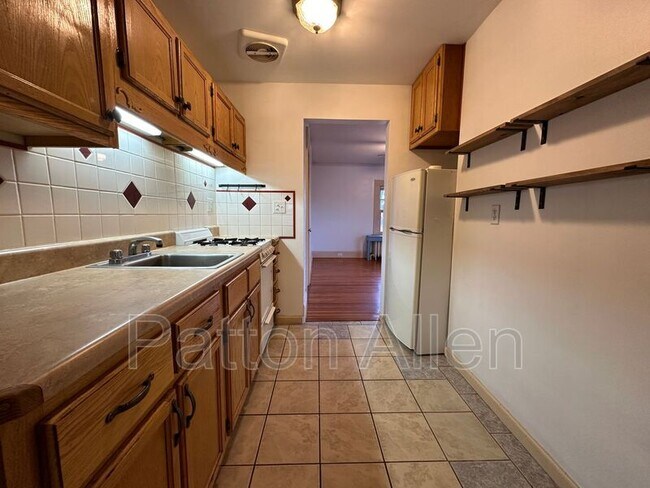 Foto del edificio - 105 Edwin Pl