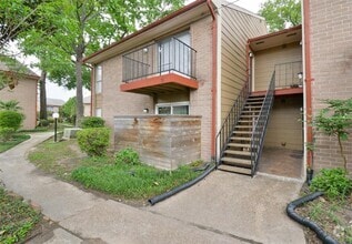Building Photo - 12955 Woodforest Blvd