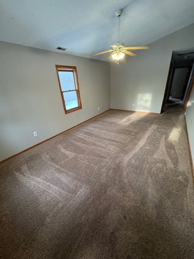 Foto del edificio - 6621 Wood Rim Run