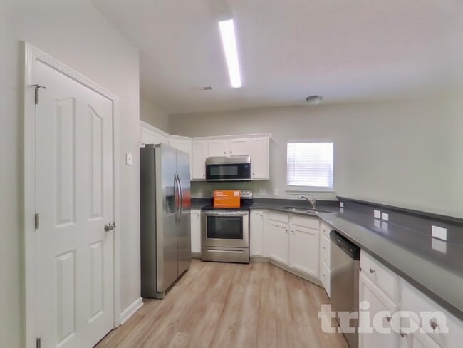 Foto del edificio - 4035 Far West Dr