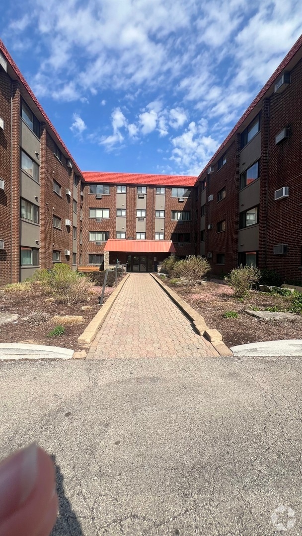 Building Photo - 2021 S Wolf Rd