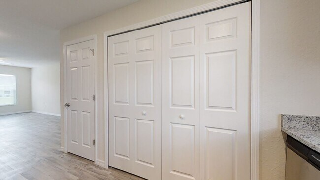 Building Photo - Prime and 2BD/2BA Home Is Now Move-In Ready!
