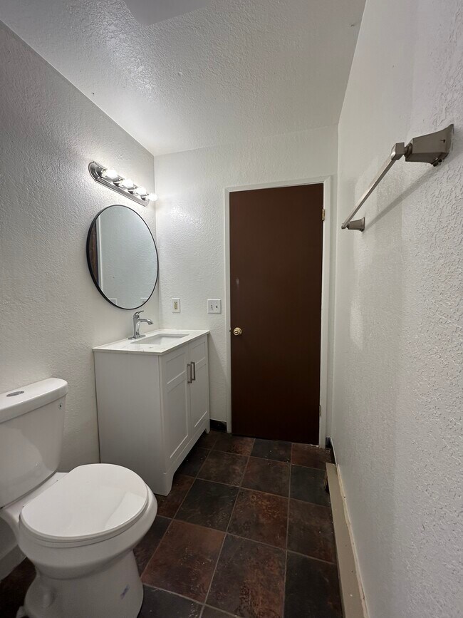 Foto del edificio - 1710 Muldoon Cir