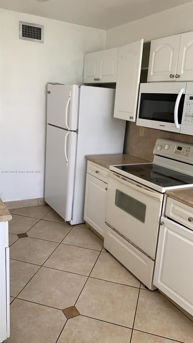 Foto del edificio - 9766 NW 48th Terrace