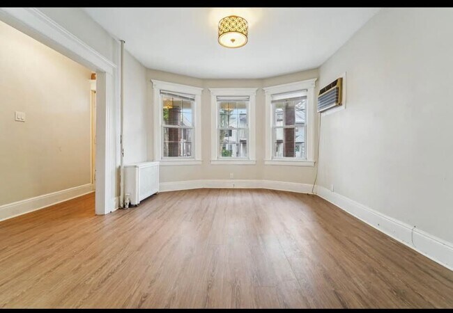 Foto del edificio - 94 W 9th St