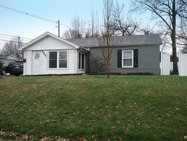 Foto del edificio - 4501 E Chestnut St