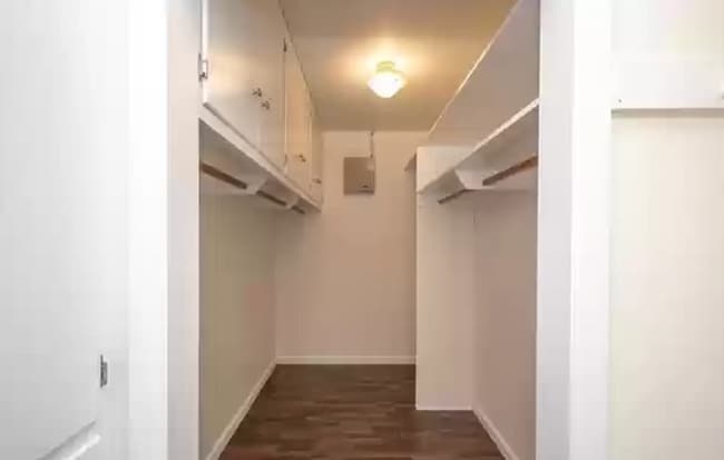 walk in closet - 44434 Elm Ave