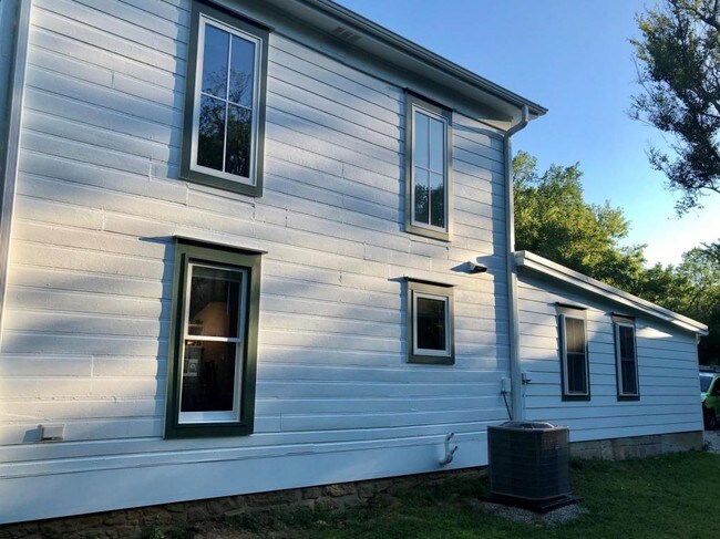 Building Photo - 769 E 1650 Rd