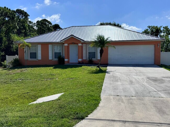 Foto del edificio - 5906 Spruce Dr