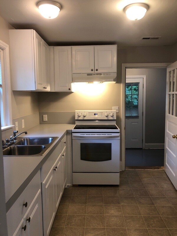 Building Photo - 2309 Edison St