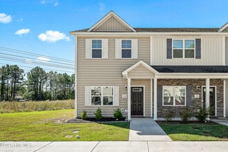Building Photo - 110 Jaydn Dr E