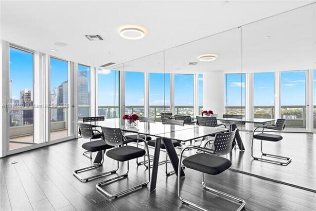 Foto del edificio - 1643 Brickell Ave
