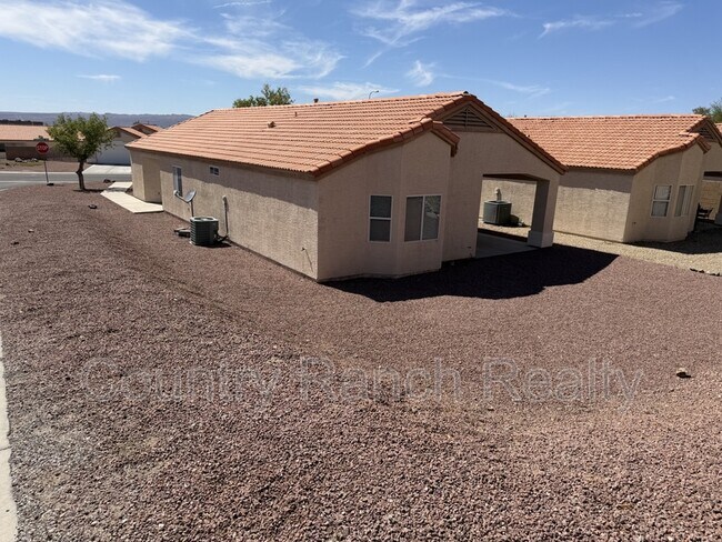 Building Photo - 2460 Topanga Dr