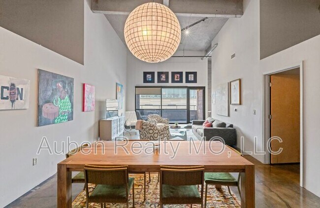 Foto del edificio - 360 W Pershing Rd