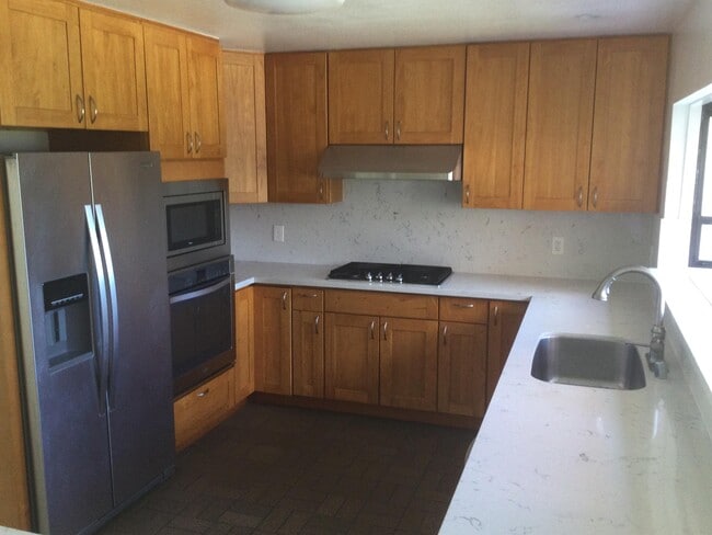 Building Photo - 55 Del Monte Dr