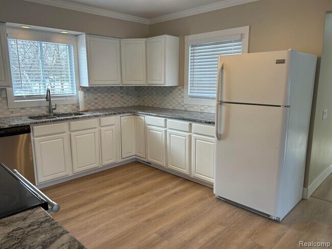 Foto del edificio - 4610 White Lake Rd