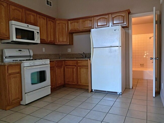 Foto del edificio - Renovated Studio Apartment Right Off Route 66