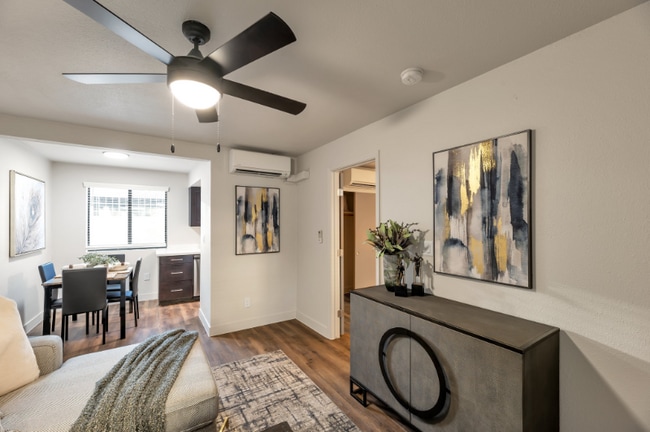 Building Photo - 301 W Ray Rd