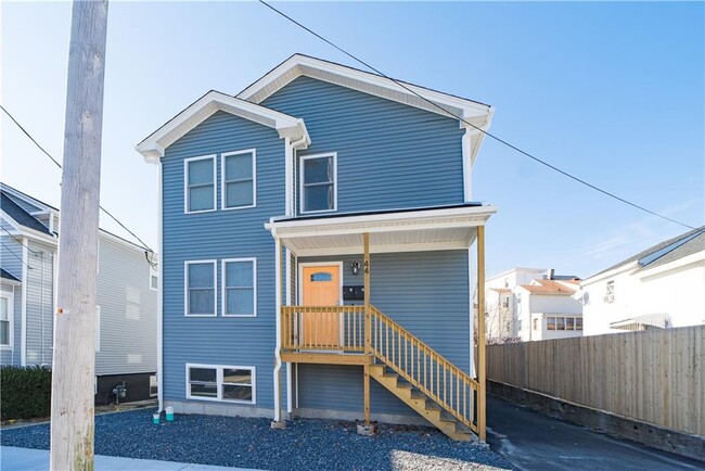 Building Photo - 44 Hall St