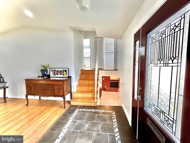 Building Photo - 10202 McGovern Dr