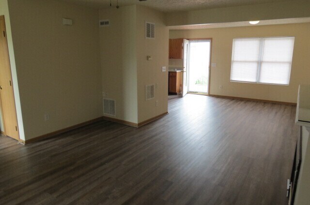 Foto del edificio - 4032 Grayson Dr