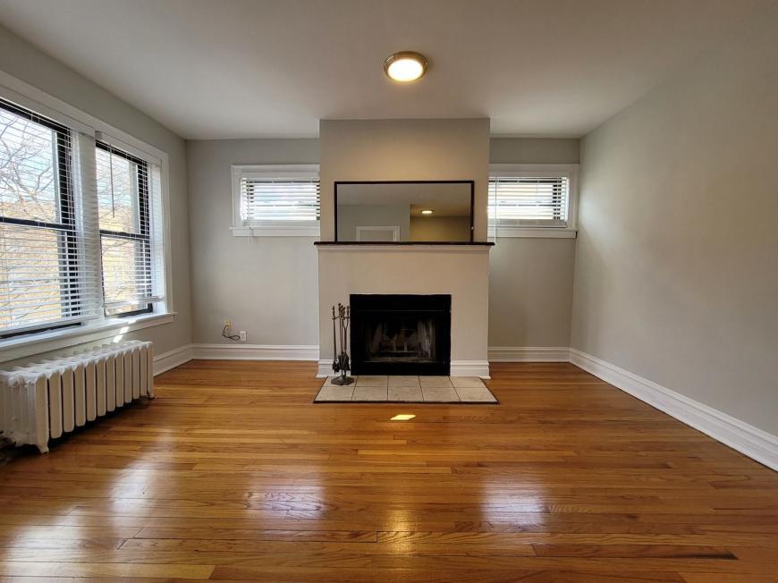Primary Photo - 2 bedroom in Chicago IL 60657