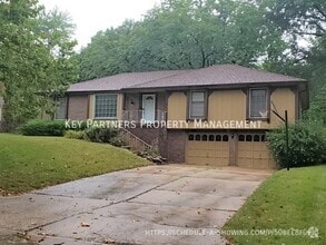 Building Photo - 628 W Santa Fe Trail