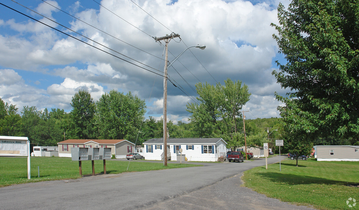 Building Photo - Lakeview Mobile Home Community